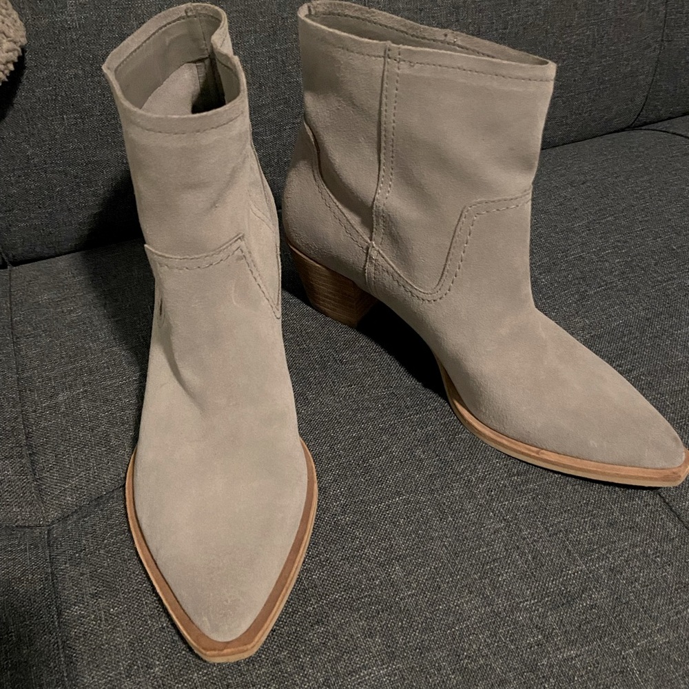 Like New Dolce Vita Boots light grey suede